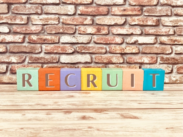 rectuitと書かれた積み木画像